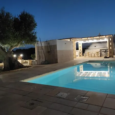 Trullo Lenuccia * Ceglie Messapica